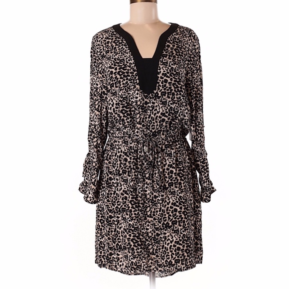 Vince Camuto Dresses & Skirts - Vince Camuto Animal Print Casual Dress